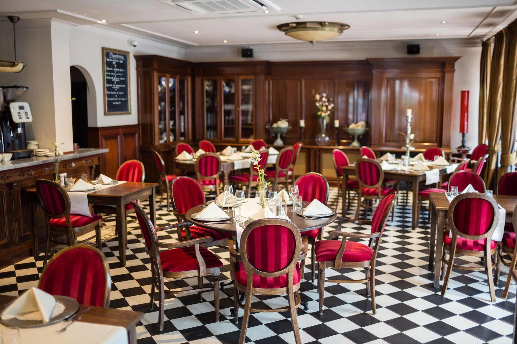 De Twee Linden 4* Beneden-Leeuwen